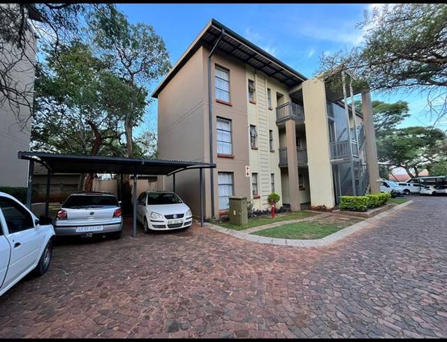 3 BEDROOM APARTMENT FOR SALE IN GEELHOUTPARK